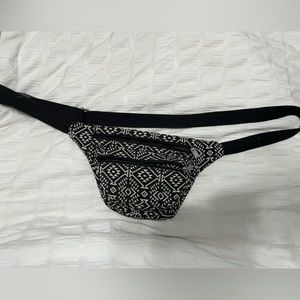 Black and white Aztec print Fanny pack